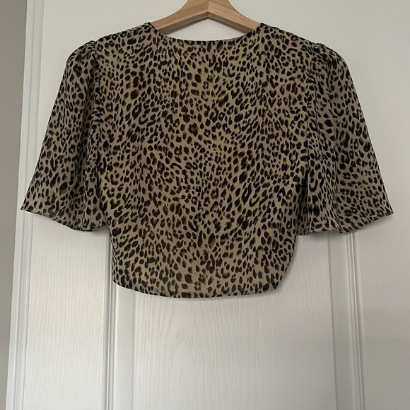 Summer twist knot top - Picture 2 of 3